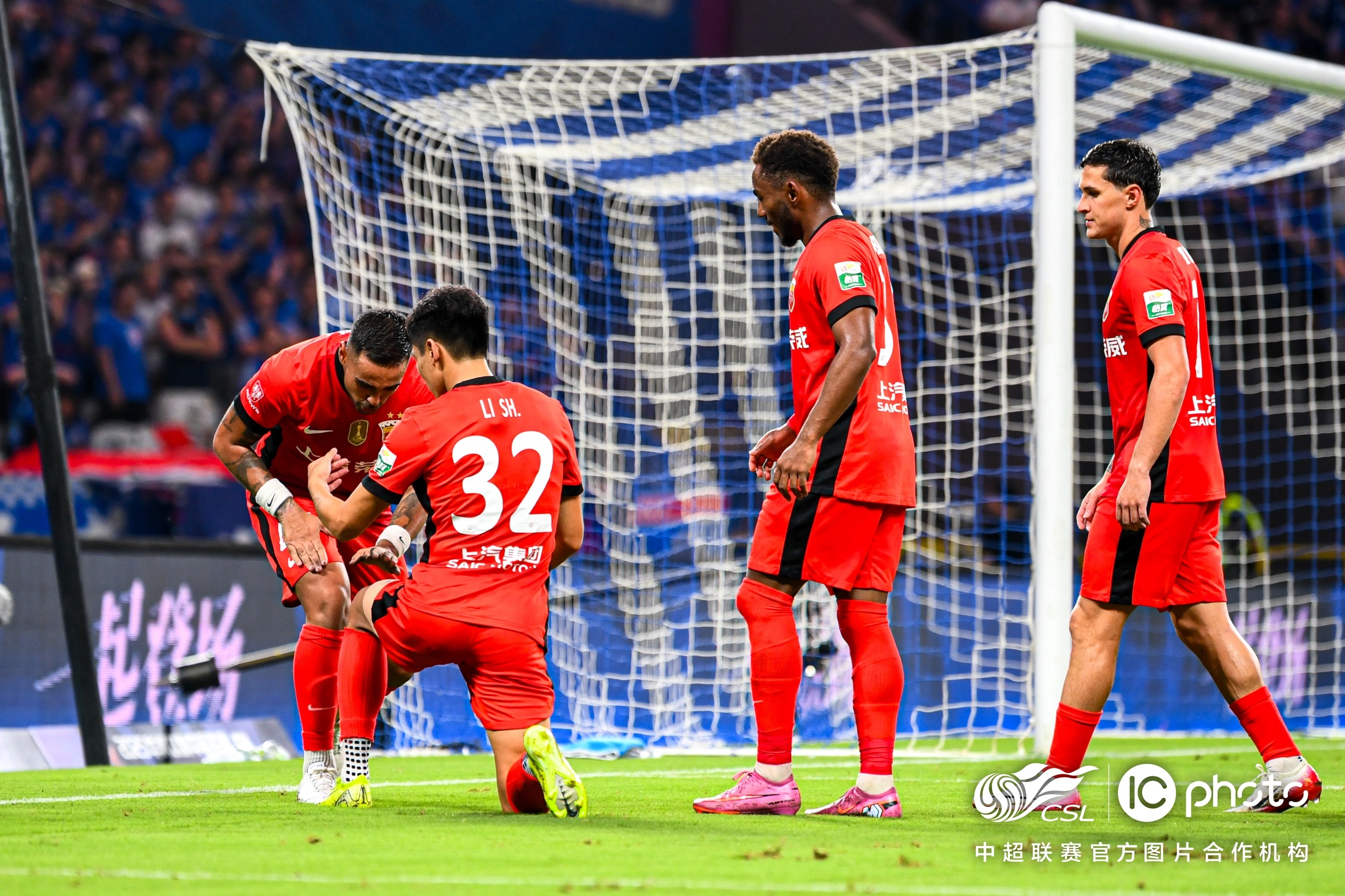 国际比赛日突围战来临，上海海港围绕意甲篮板制胜，悬念犹存，细节决定成败的简单介绍