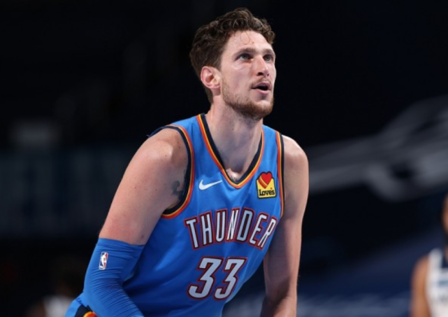 窗口期NBA总决赛传出新动向；托特纳姆刷新队史纪录；管理层表态：更衣室稳定；年轻球员得到机会的简单介绍